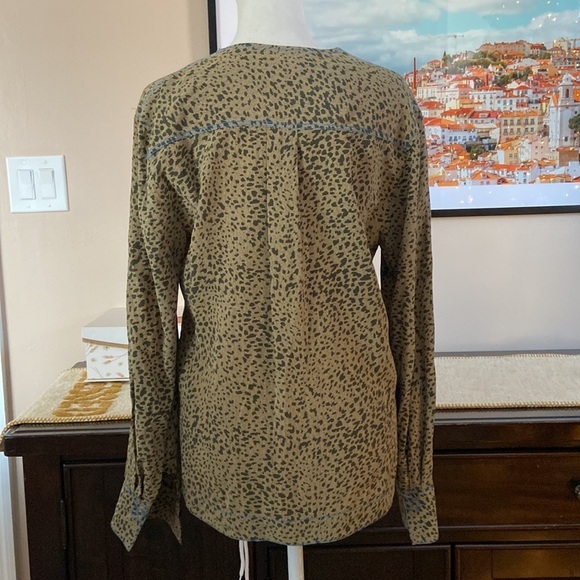 Rag & Bone- Shields Leopard Print Silk Top In Olive - Picture 13 of 16